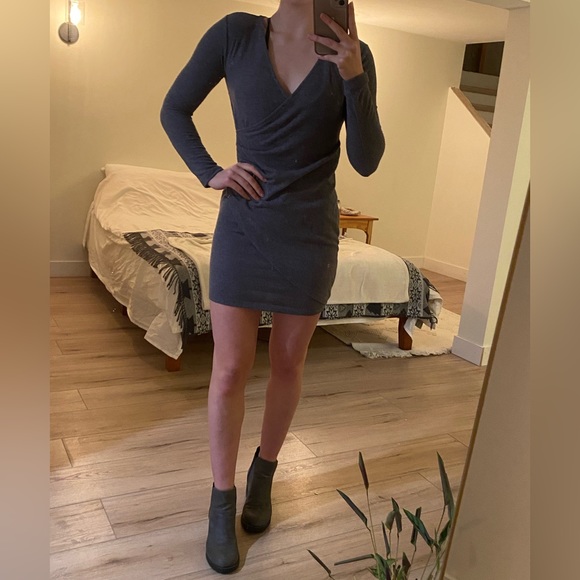 Winter fitted dress - Picture 1 of 4